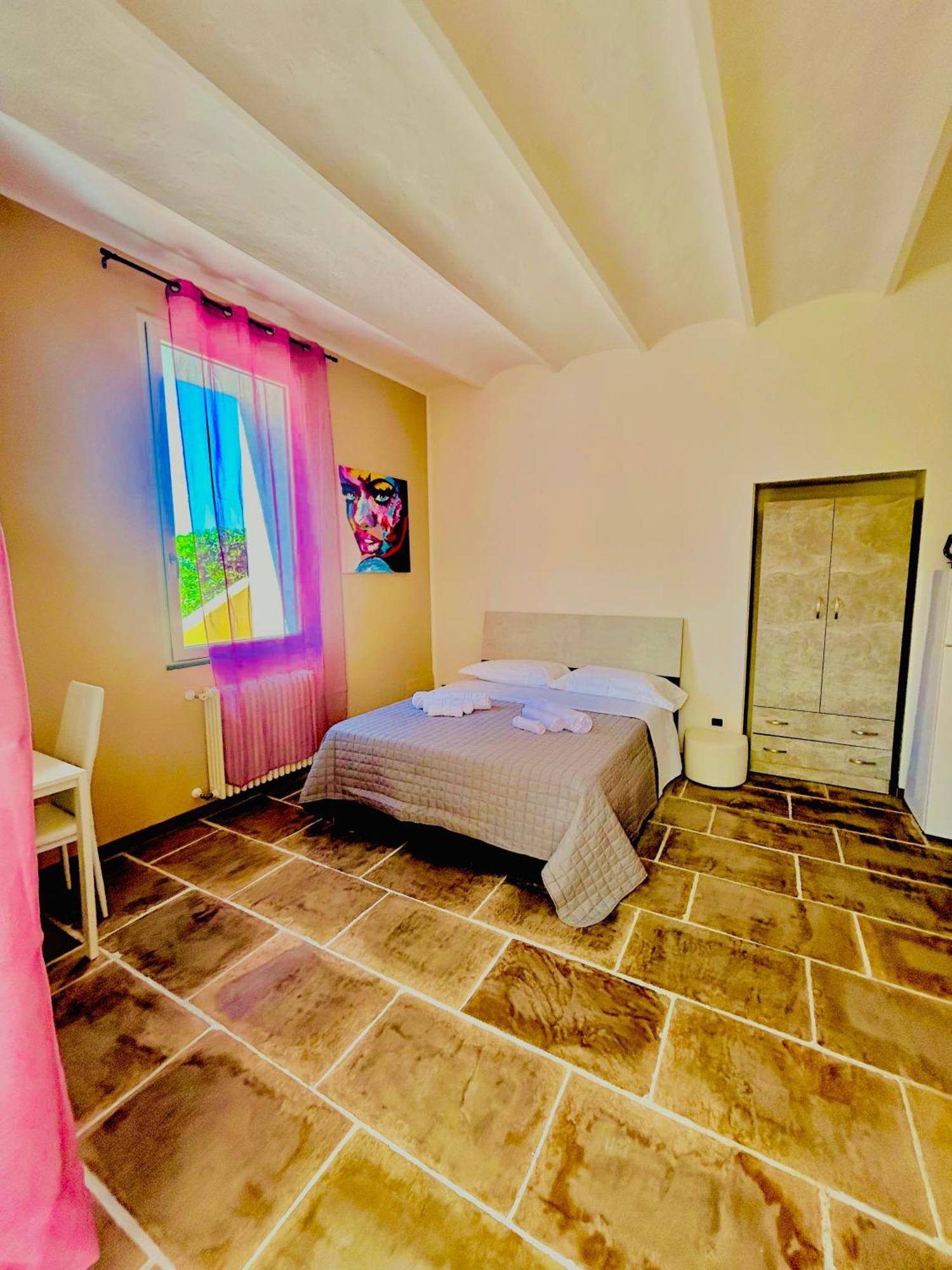 Oltre - Dove Cielo E Mare Si Uniscono Aparthotel Milazzo Exterior photo